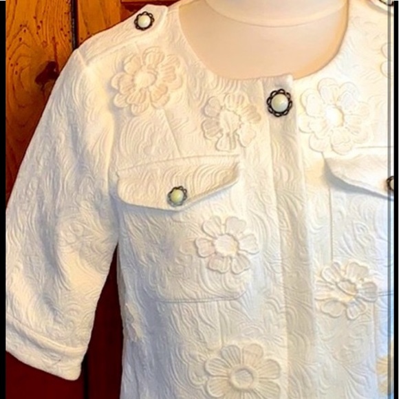 NWT⭐️Dressy Floral (Daisy) Design JACKET Cream Short Sleeve by DARLING🌼 - Picture 1 of 15